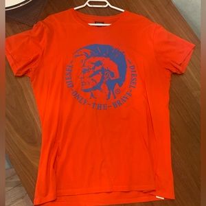 RED DIESEL GRAPHIC TEE (MEN’S)